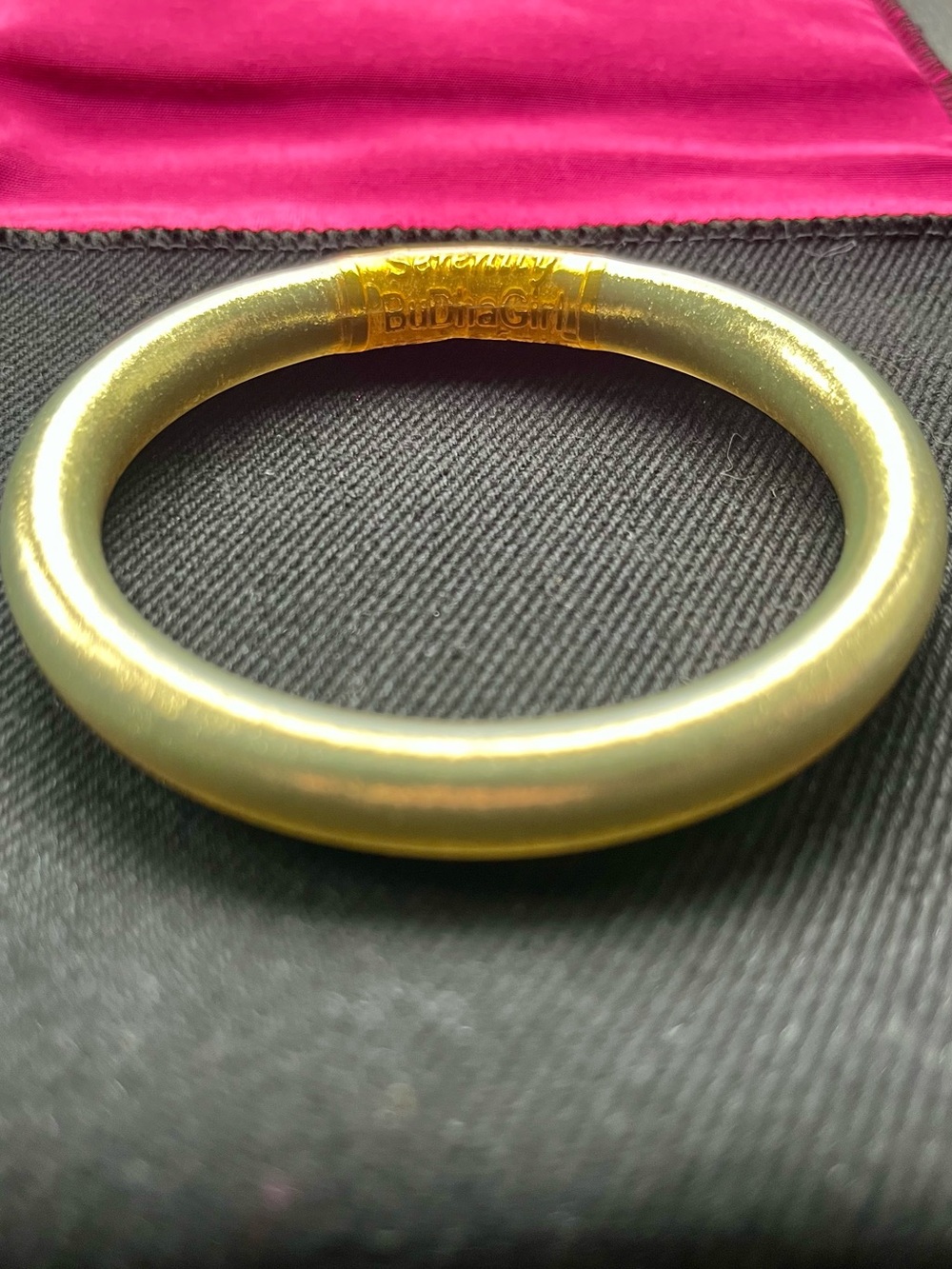 BuDhaGirl Etoile Tzubbie All Weather Bangle w/ Pouch Size Medium NWOT - Picture 5 of 6